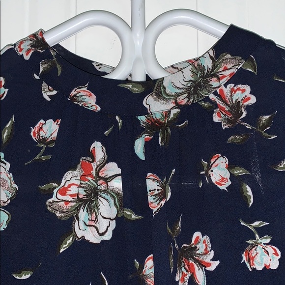 Blouse.  High neck. - Picture 2 of 5